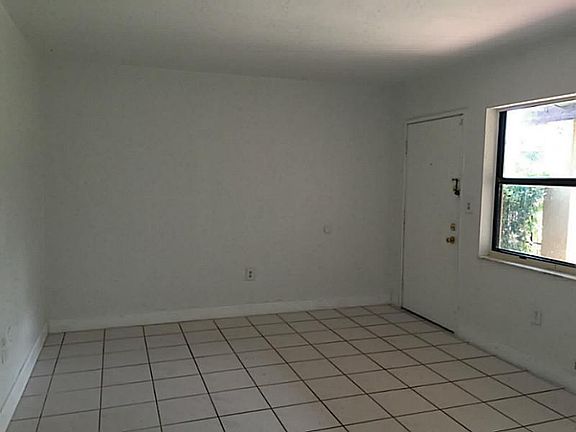 4th image of 10296 NW 9th Street Cir APT 101