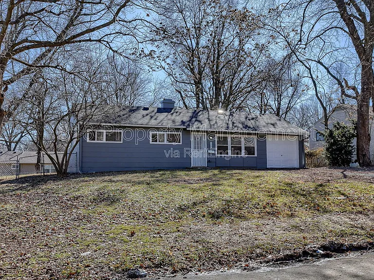 11201 Crystal Ave — Photo 1