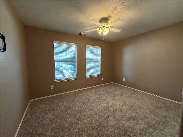 9510 Barr Spring Dr — Photo 21