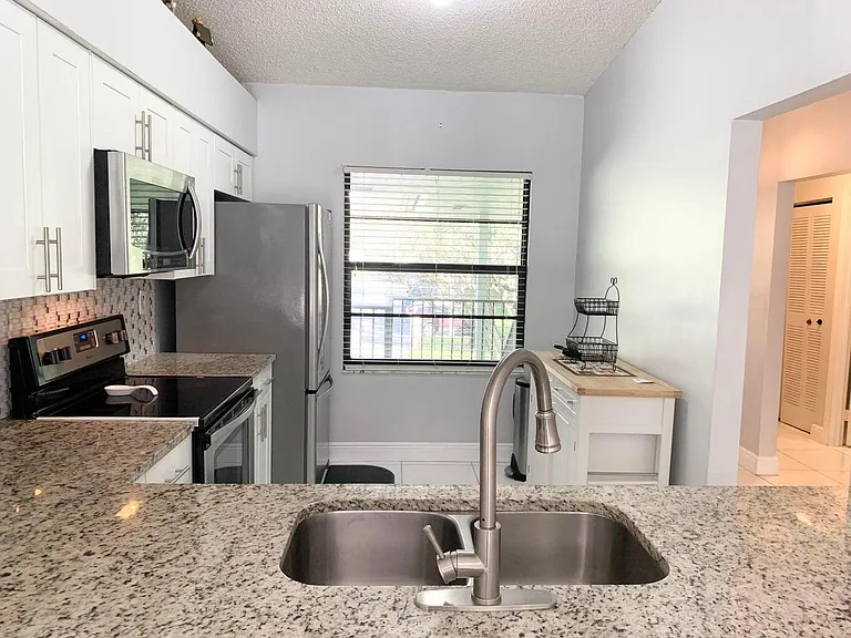 1801 Sabal Ridge Ct #E — Photo 4