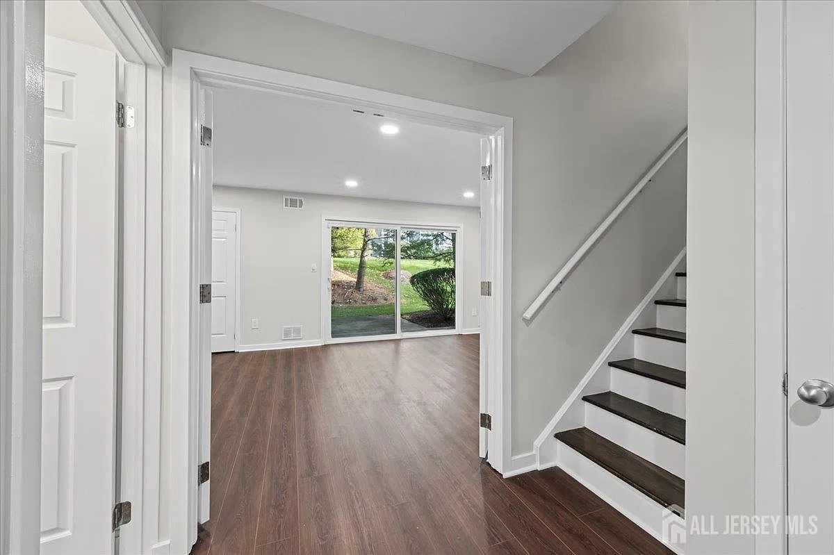 3 bed, 4.0 bath, $4,000 — Photo 4
