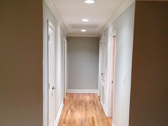 Hallway leading to the bdrms
