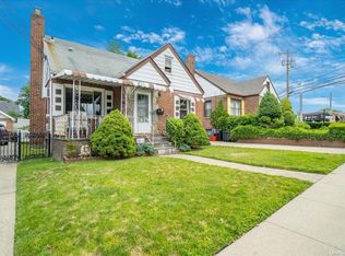 1050 Esther St, Franklin Square, NY 11010