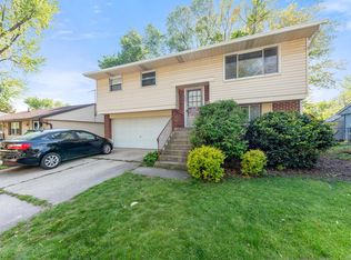 748 Farragut Ave, Romeoville, IL 60446