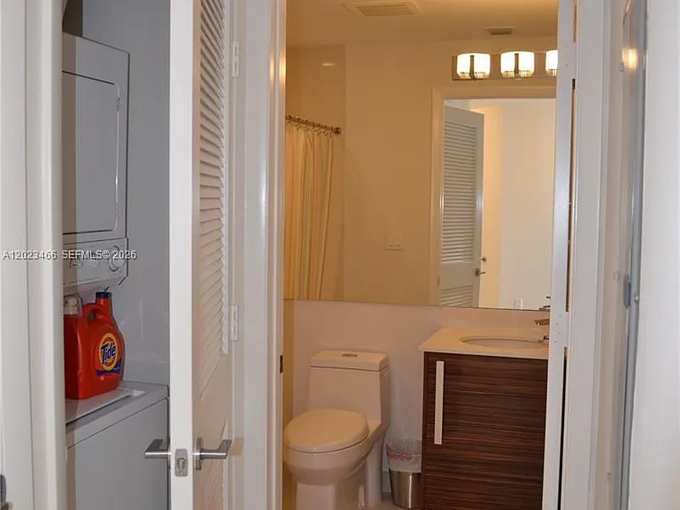 2020 N Bayshore Dr #2805 — Photo 9