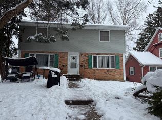 114-116 Sunset Rd #2, Waterloo, IA 50701