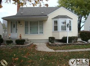 20109 Rosedale St, Saint Clair Shores, MI 48080