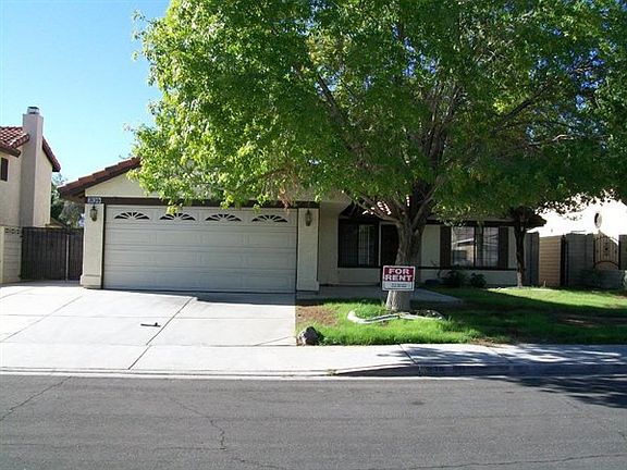 2nd image of 3139 Regal Oak Dr
