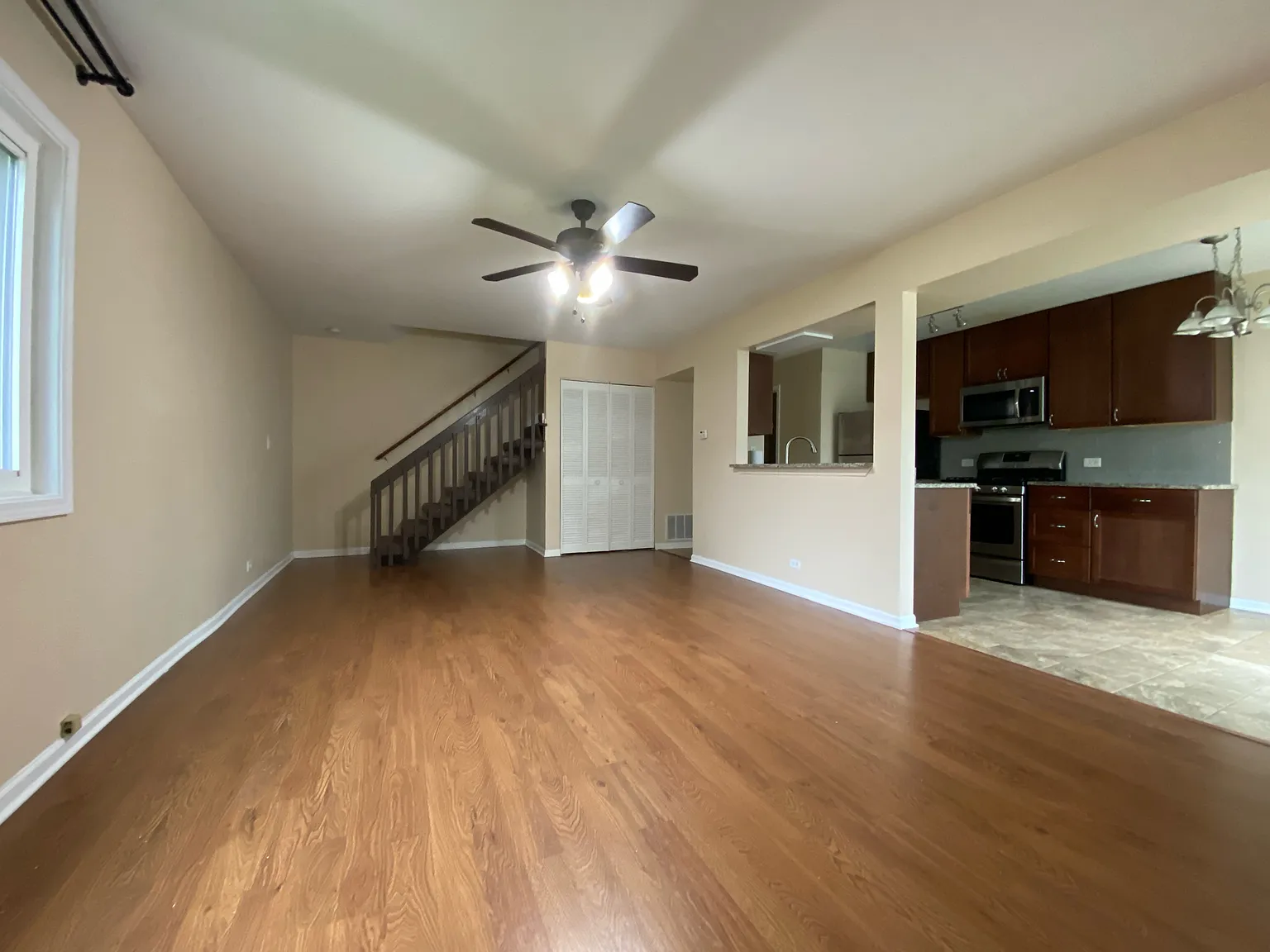 2 bed, 1.5 bath, 1200 sqft, $2,275 — Photo 3