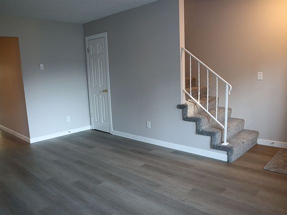 4th image of 600 SE 110th Ave