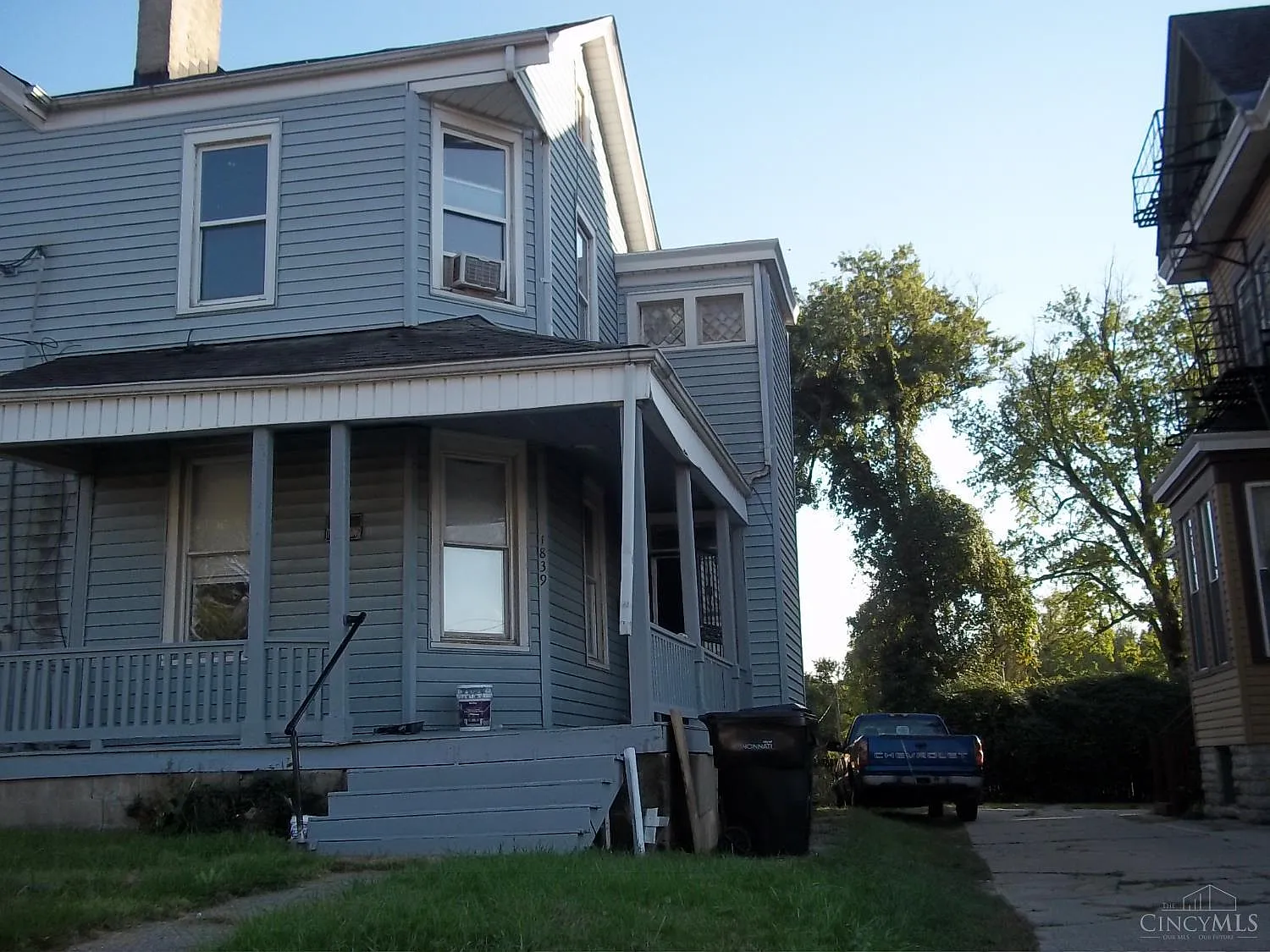 1839 Hewitt Ave photo 1