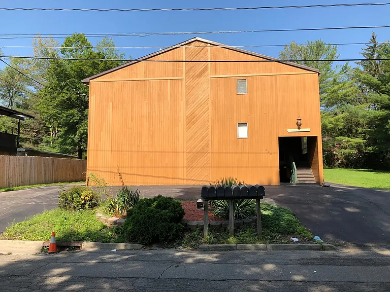 220 Airport Rd — Photo 1