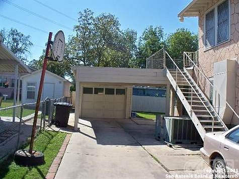 3rd image of 602 W Rosewood Ave