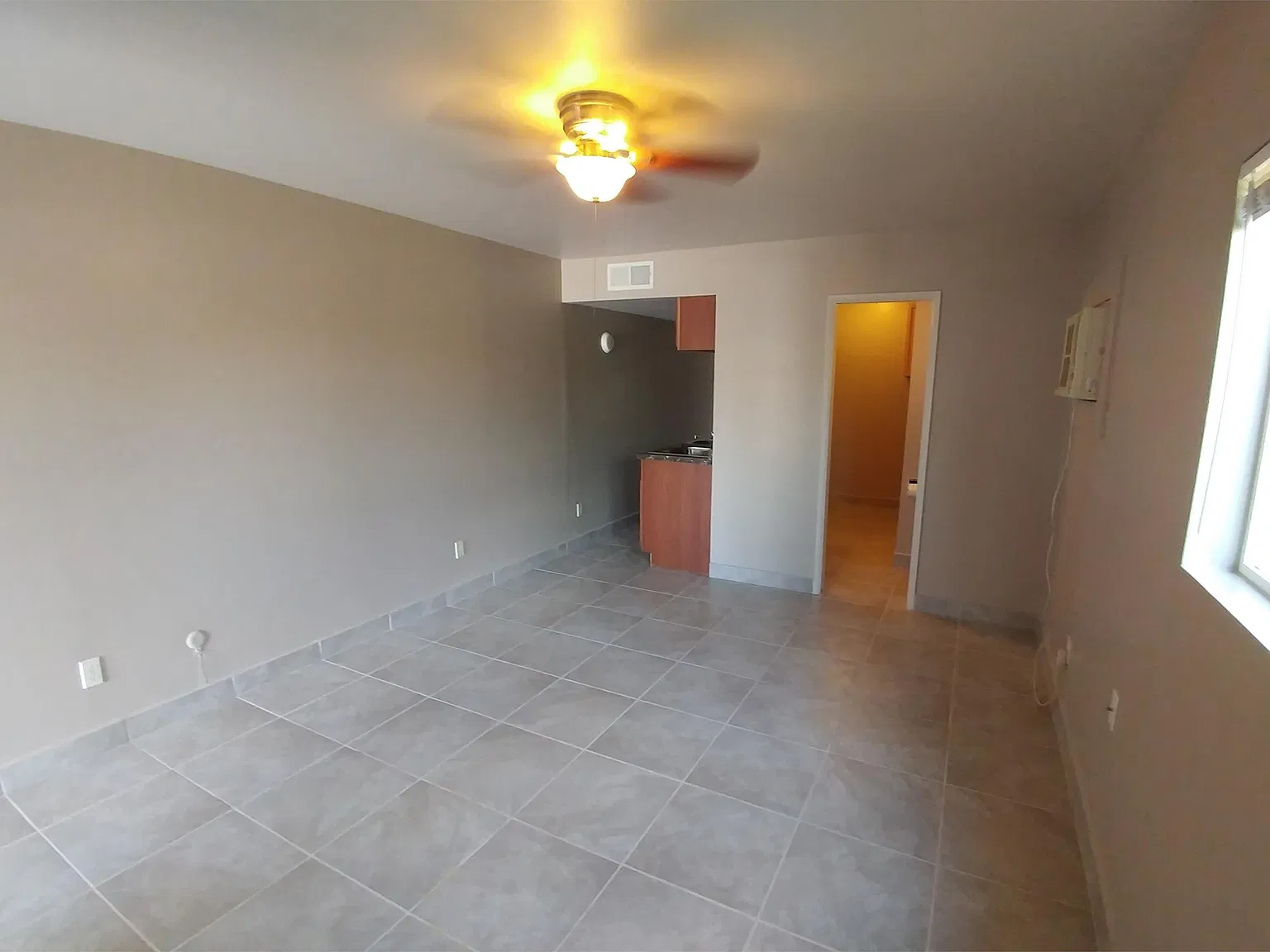 145 W Wickenburg Way — Photo 3