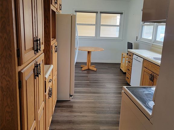 5th image of 717 E 2nd Avenue