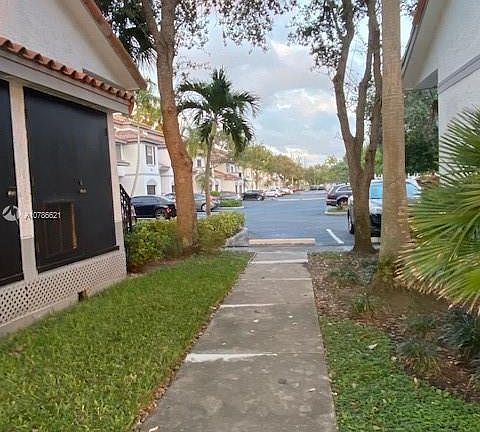 4th image of 751 SW 148th Ave APT 1015