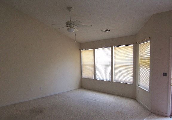 3rd image of 5031 Twin Lakes Cir