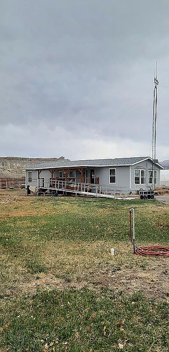 1250 sq ft