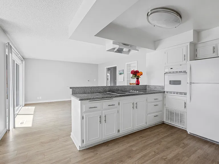 Huntington Villas — Photo 21