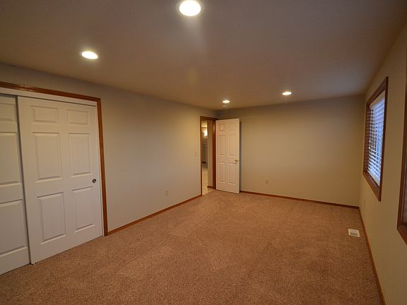 5th image of 4910 Mill Pond Dr SE