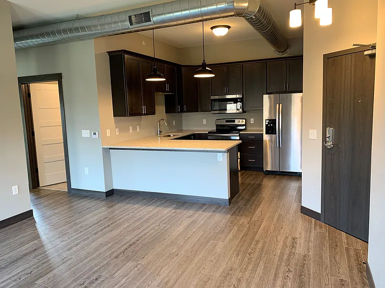 329 12th Ave SE #200 — Photo 11