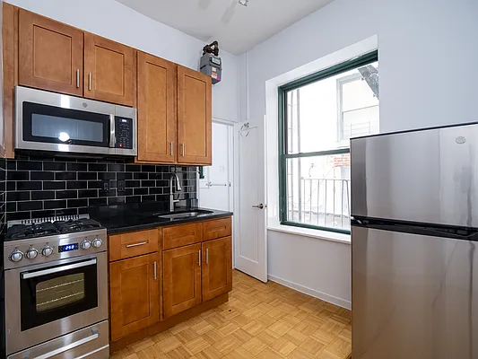 Rented by City Connections Realty | media 9