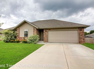 5622 W Sunflower Dr, Springfield, MO 65802