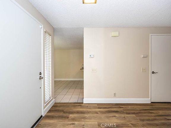 4th image of 21 Ashbrook #102