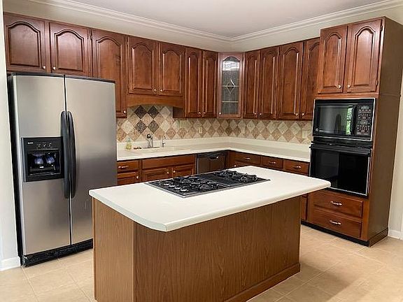 4th image of 10305 Loma Dr