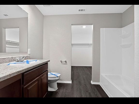 4th image of 7519 Twin Pine Ct