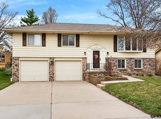 11748 Meredith Ave, Omaha, NE 68164
