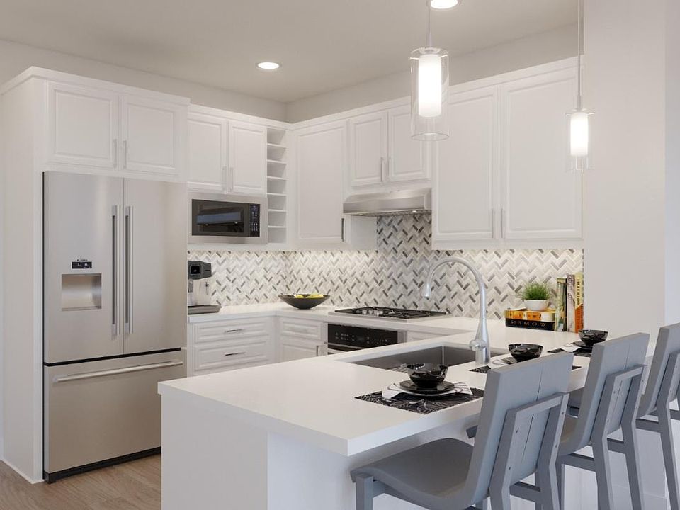 2nd image of 259 Calderon Ave