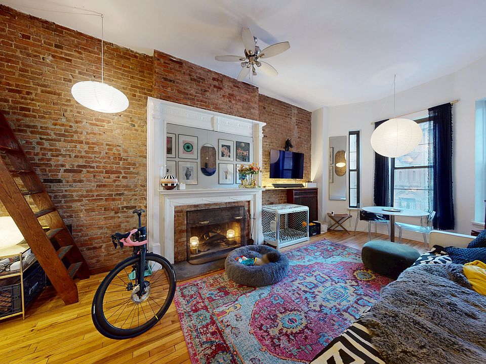 1st image of 16 W 82nd St APT 2A