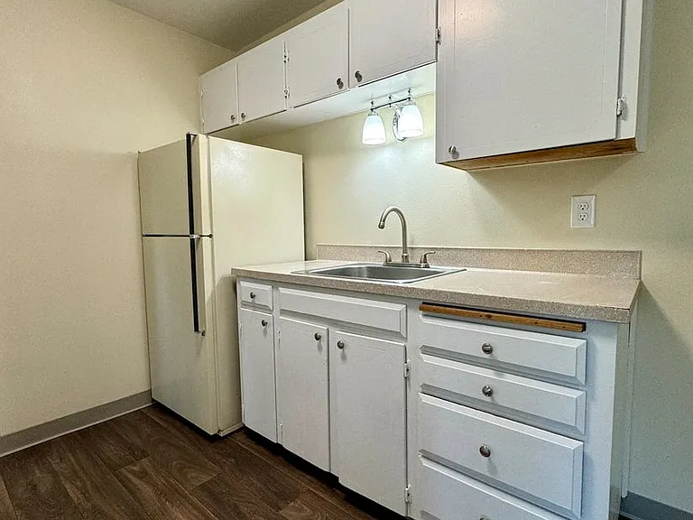 Sweetbriar Apartments — Photo 7