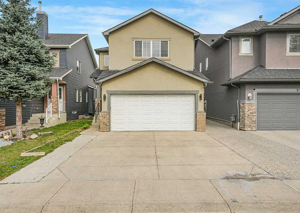 1st image of 237 S Saddlecrest Way NE