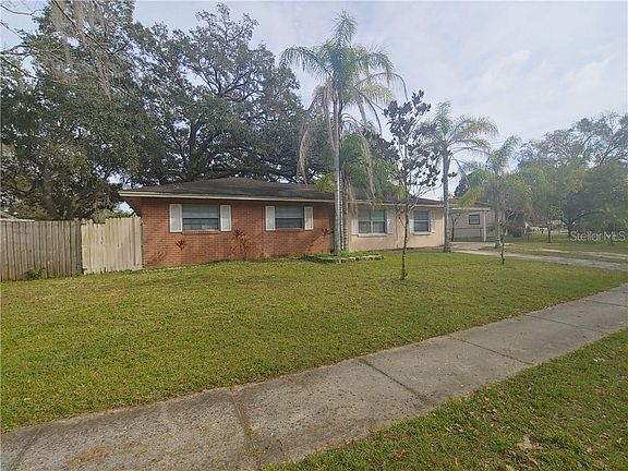 3rd image of 1612 Cedar Dr