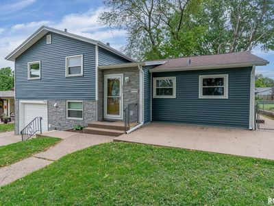 2845 Washington Ln, Davenport, IA, 52804