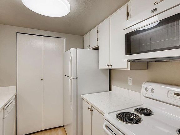 4th image of 12021 100th Ave NE APT 3C