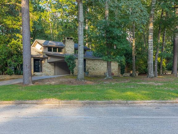 2nd image of 804 Hunterwood Dr