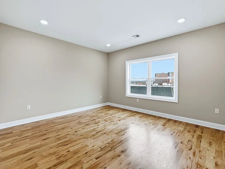 109 N 7th St #1 — Photo 9