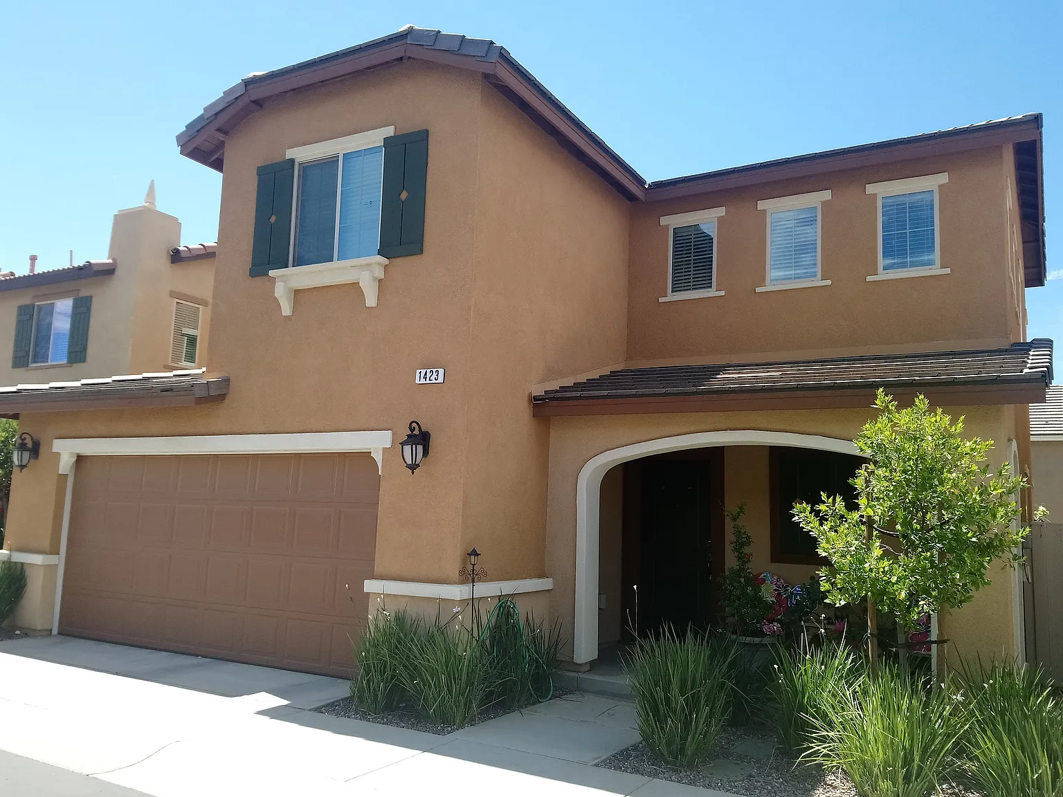 3 bed, 1919 sqft, $3,099 — Photo 1