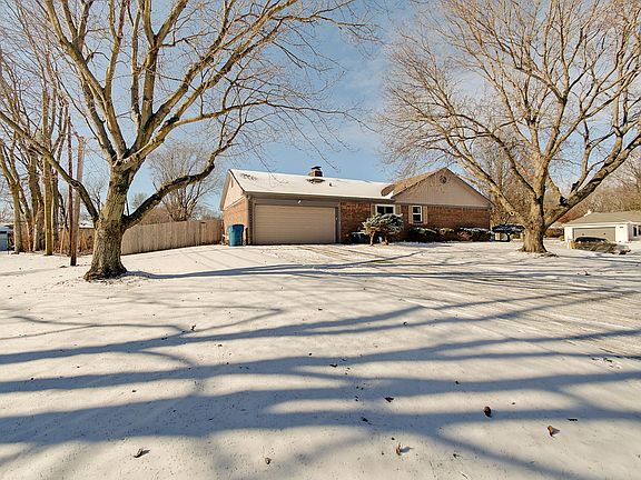 3rd image of 8801 Beckford Dr
