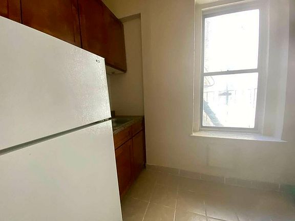 5th image of 286 Fort Washington Ave APT 4CC