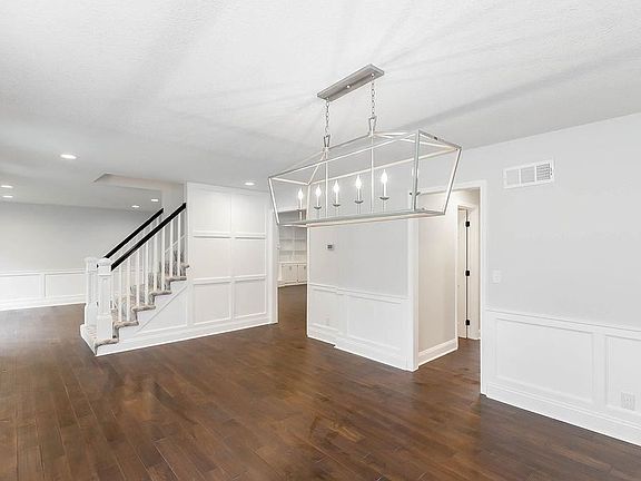 4th image of 9615 W 124th St