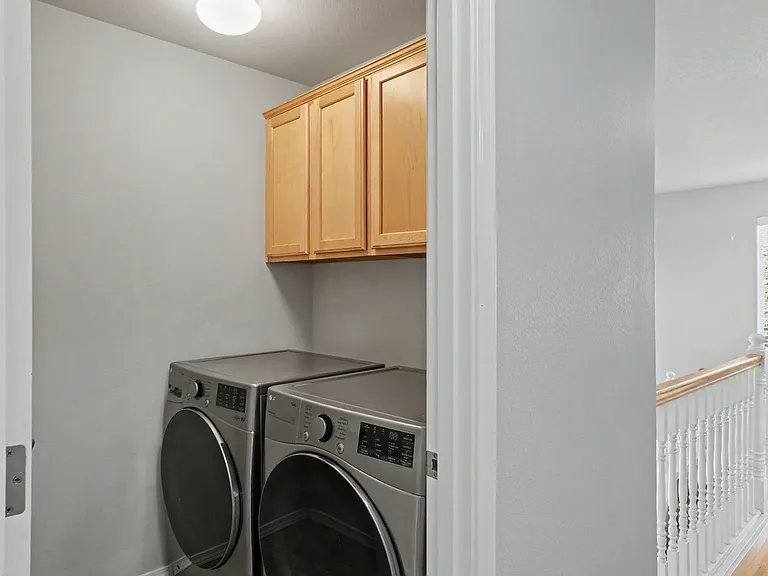 305 Casting St SE — Photo 36