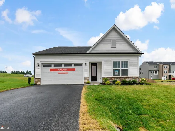 409 Outrigger Rd, Inwood, WV 25428