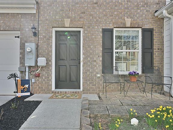 2nd image of 151 Spring Way Sq