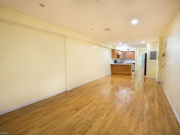 4th image of 2475 Ocean Ave #5