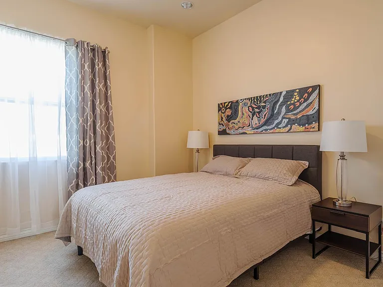 441 N Los Robles Ave — Photo 19