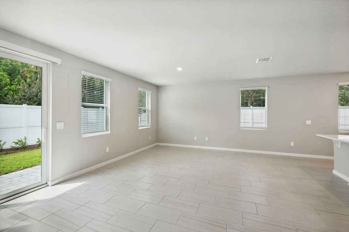 Building Photo - 423 Salisbury Cir